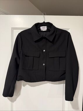 ZARA Black Cropped Utility Jacket with Flap Pockets